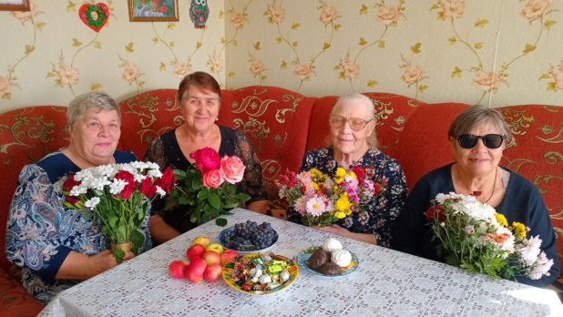 Изготовление сувениров ко Дню пожилого человека