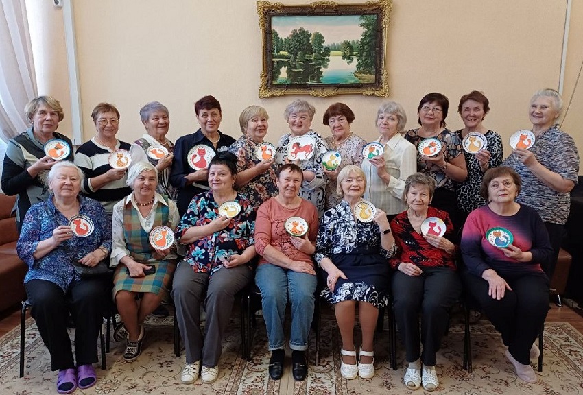 Мастер-класс тарелка из папье-маше «Кошечка»