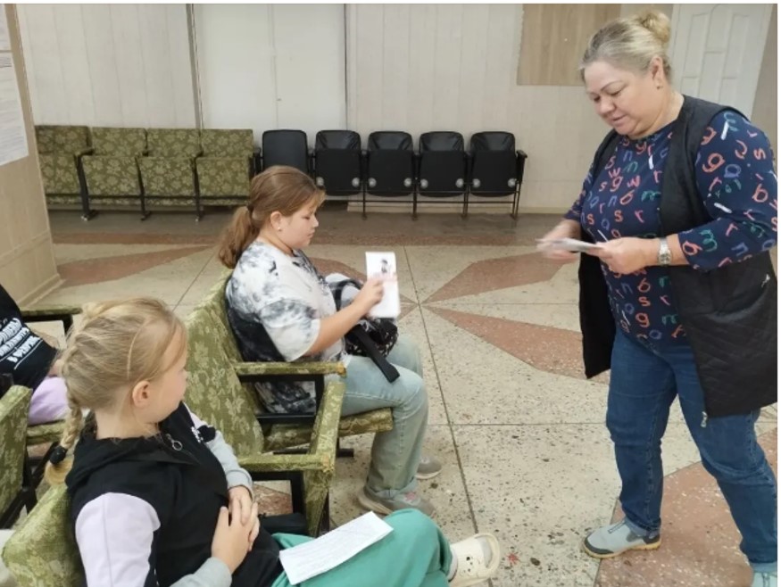 В ДК Подлесово специалист по социальной работе  провела беседу с детьми и взрослыми о финансовой грамотности и безопасности для всей семьи