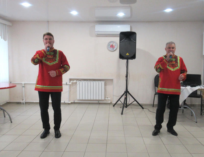 Звучит мелодия простая…