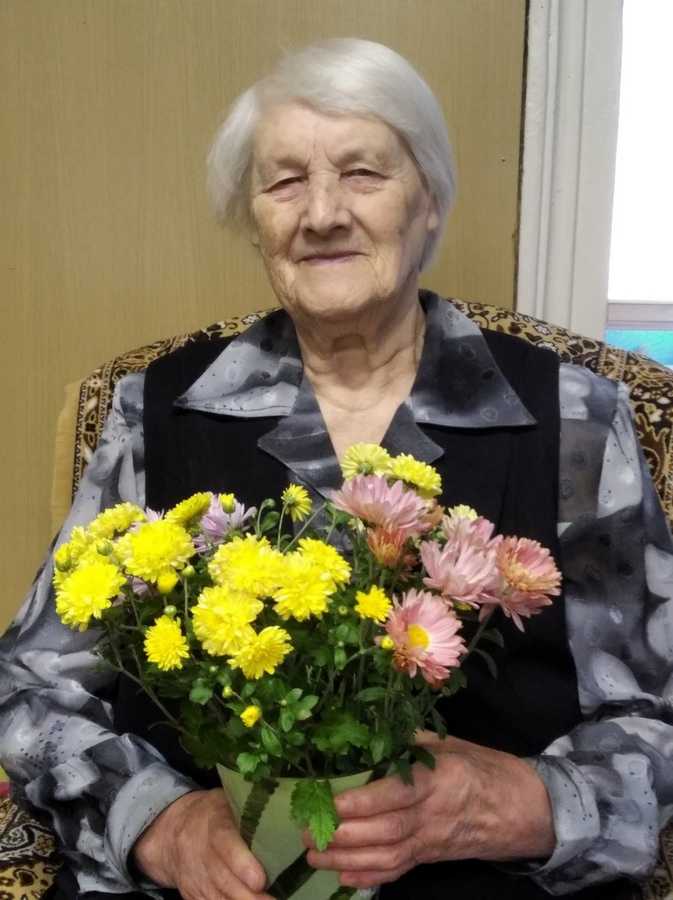 90 - летний юбилей отметила Кузнецова Валентина Гавриловна