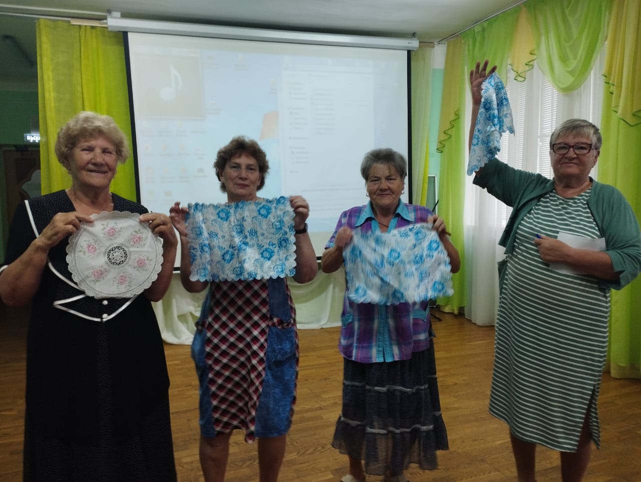 Отдыхающие отделения дневного пребывания сыграли  в МУЗЫКАЛЬНОЕ ЛОТО!